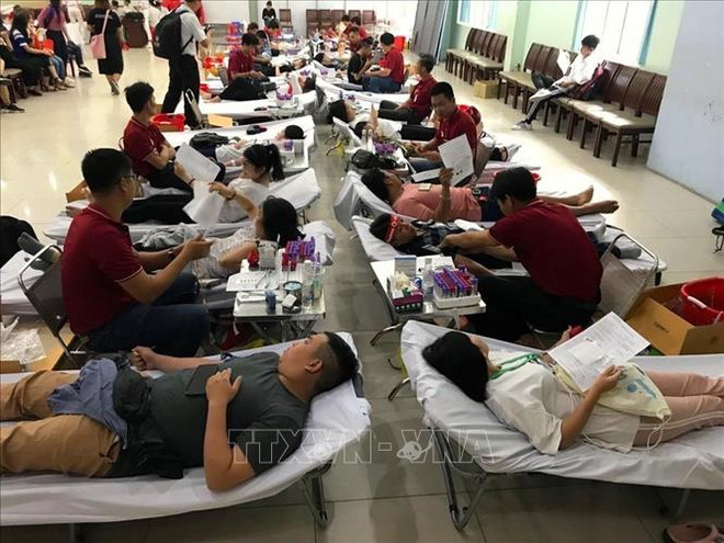 “红色星期日”无偿献血活动在岘港、清化等省市举行 ảnh 2 “红色星期日”无偿献血活动在岘港、清化等省市举行 ảnh 2