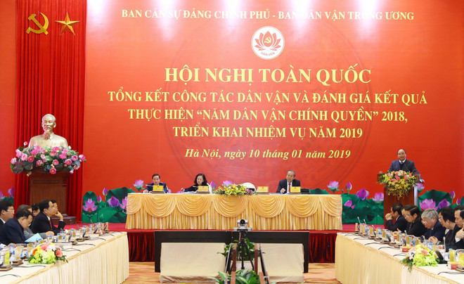 越南政府总理阮春福:群众工作必须瞄准提高人民精神和物质生活水平的目标 ảnh 2 越南政府总理阮春福:群众工作必须瞄准提高人民精神和物质生活水平的目标 ảnh 2
