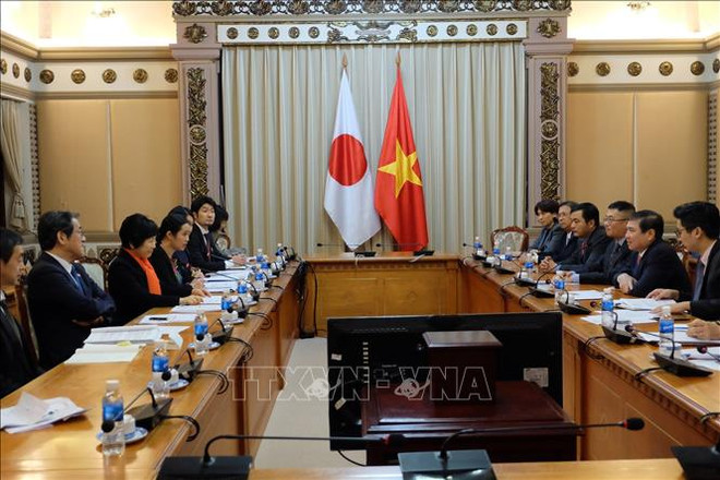 胡志明市领导会见日本外务副大臣安倍俊子 ảnh 1 胡志明市领导会见日本外务副大臣安倍俊子 ảnh 1
