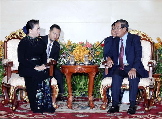 国会主席阮氏金银会见柬埔寨首相洪森 ảnh 2  国会主席阮氏金银会见柬埔寨首相洪森 ảnh 2