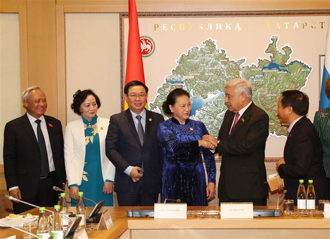 越南国会主席阮氏金银看望旅居俄罗斯鞑靼斯坦共和国越南人代表 ảnh 1 越南国会主席阮氏金银看望旅居俄罗斯鞑靼斯坦共和国越南人代表 ảnh 1