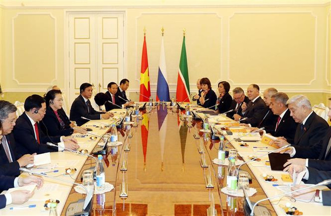 越南国会主席阮氏金银会见俄罗斯联邦鞑靼斯坦共和国总统 ảnh 2