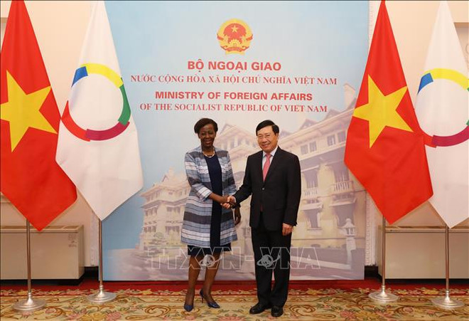 越南政府副总理兼外长范平明与法语国家组织秘书长会谈 ảnh 1 越南政府副总理兼外长范平明与法语国家组织秘书长会谈 ảnh 1