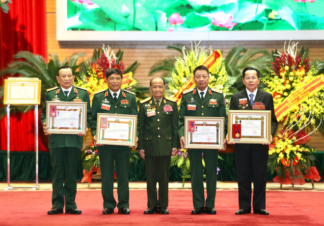 阮春福总理:越南老兵协会真正成为党、政府和人民的靠山 ảnh 2 阮春福总理:越南老兵协会真正成为党、政府和人民的靠山 ảnh 2