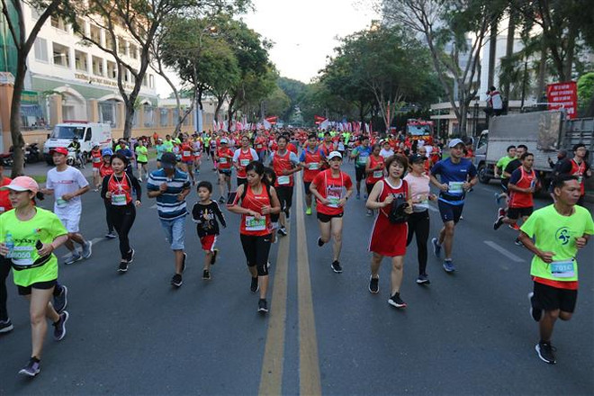 2019年胡志明市国际马拉松赛吸引近1.3万人参加 ảnh 2 2019年胡志明市国际马拉松赛吸引近1.3万人参加 ảnh 2