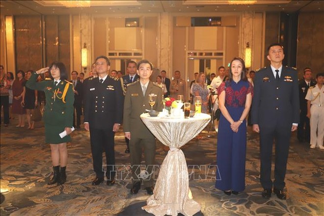 越南人民军建军75周年纪念活动在新加坡举行 ảnh 1 越南人民军建军75周年纪念活动在新加坡举行 ảnh 1