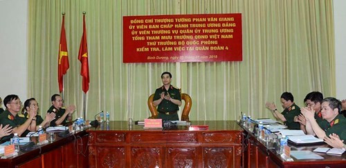 潘文江上将视察第四军团 ảnh 1 潘文江上将视察第四军团 ảnh 1