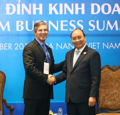 越南政府总理阮春福密集会见出席越南商务峰会的各国企业代表团 ảnh 6