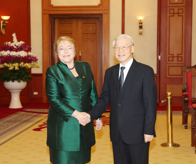 越共中央总书记阮富仲会见智利总统米歇尔•巴切莱特 ảnh 1