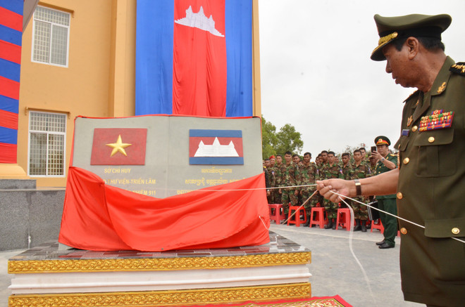 越柬建交50周年:越南人民军与柬皇家军队加强合作 ảnh 1 越柬建交50周年:越南人民军与柬皇家军队加强合作 ảnh 1