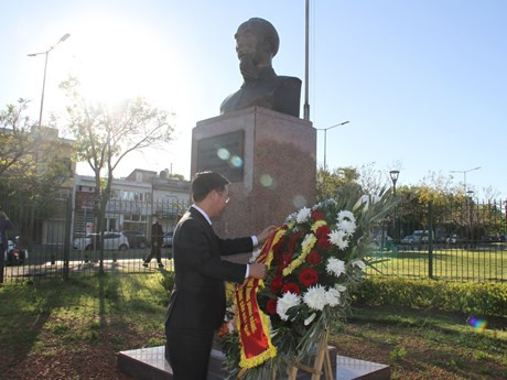 越南共产党代表团对阿根廷进行工作访问 ảnh 3 越南共产党代表团对阿根廷进行工作访问 ảnh 3