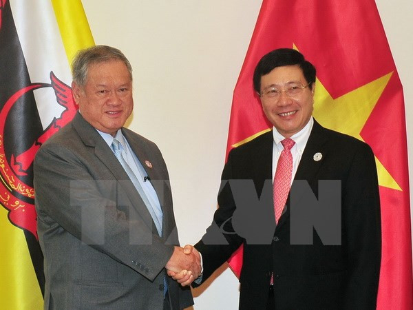 政府副总理兼外长范平明会见文莱外交与贸易部第二部长林玉成 ảnh 1 政府副总理兼外长范平明会见文莱外交与贸易部第二部长林玉成 ảnh 1