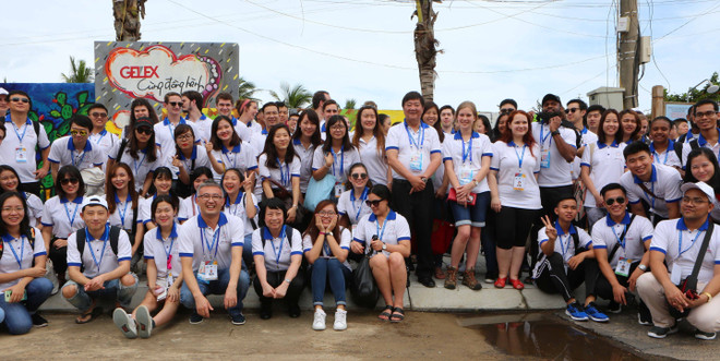 APEC 青年代表团走访广南省体验当地居民生活 了解地方特色 ảnh 1 APEC 青年代表团走访广南省体验当地居民生活 了解地方特色 ảnh 1