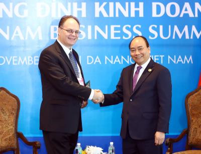 越南政府总理阮春福密集会见出席越南商务峰会的各国企业代表团 ảnh 5