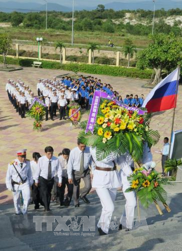 越南各地举行活动纪念俄国十月革命胜利100周年 ảnh 2 越南各地举行活动纪念俄国十月革命胜利100周年 ảnh 2