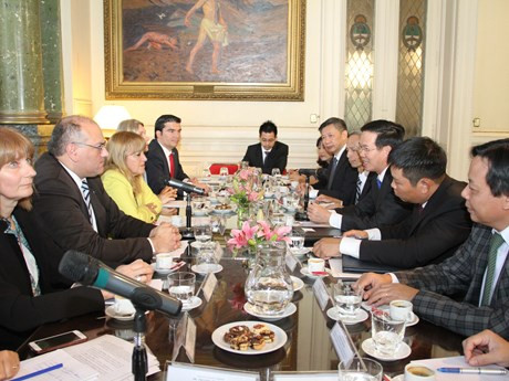 越南共产党代表团对阿根廷进行工作访问 ảnh 2 越南共产党代表团对阿根廷进行工作访问 ảnh 2