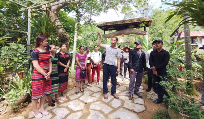 瑞士发展与合作协会为1200名少数民族人开展旅游业务培训活动 ảnh 2 瑞士发展与合作协会为1200名少数民族人开展旅游业务培训活动 ảnh 2
