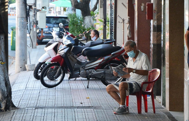 新冠肺炎疫情:从7月31日0时起胡志明市不必要服务单位暂停营业 限制人员聚集 ảnh 1 新冠肺炎疫情:从7月31日0时起胡志明市不必要服务单位暂停营业 限制人员聚集 ảnh 1