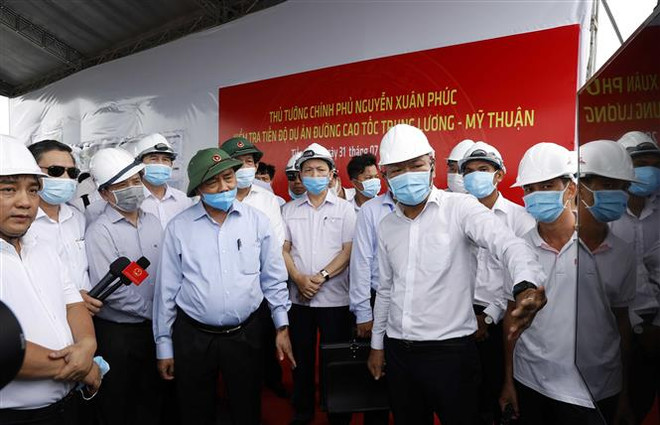 政府总理阮春福第三次视察中良—美顺高速公路施工进度 ảnh 1 政府总理阮春福第三次视察中良—美顺高速公路施工进度 ảnh 1