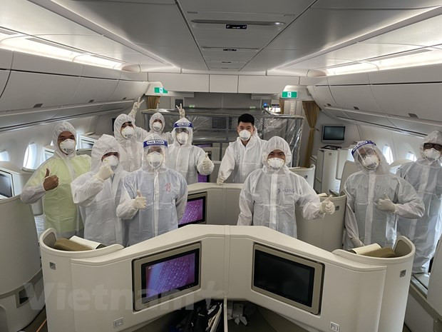 长达37个小时的回国之旅:将在赤道几内亚的越南公民安全接回国 ảnh 2 长达37个小时的回国之旅:将在赤道几内亚的越南公民安全接回国 ảnh 2