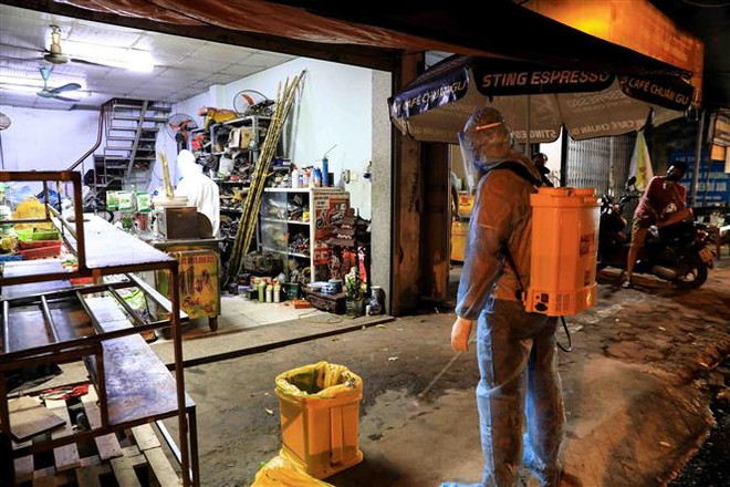 河内封锁一例新冠肺炎确诊病例住宅附近地区 ảnh 1