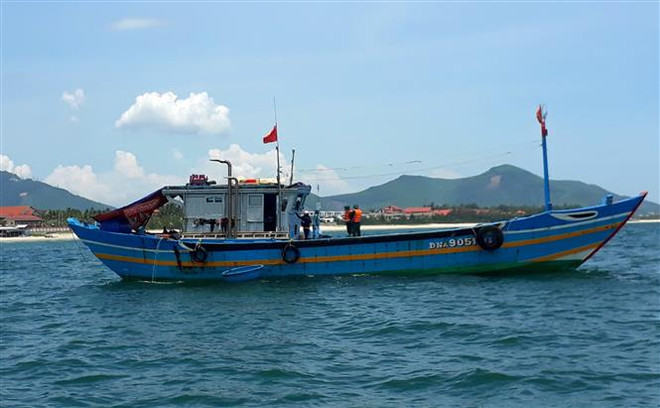 承天顺化省发现一艘承载9名故意逃避隔离人员的渔船 ảnh 1