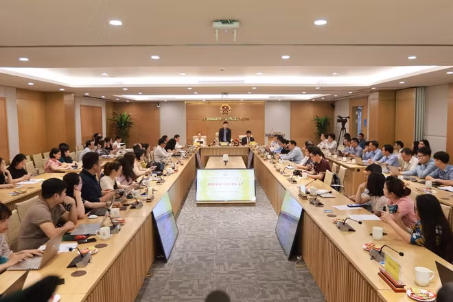 越南信息传媒部：继续实行手机卡实名制 处理Tiktok的违法违规行为 ảnh 1