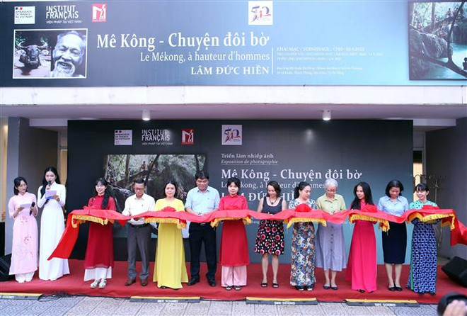 “湄公河-两岸的故事”摄影艺术展在岘港举行 ảnh 1 “湄公河-两岸的故事”摄影艺术展在岘港举行 ảnh 1