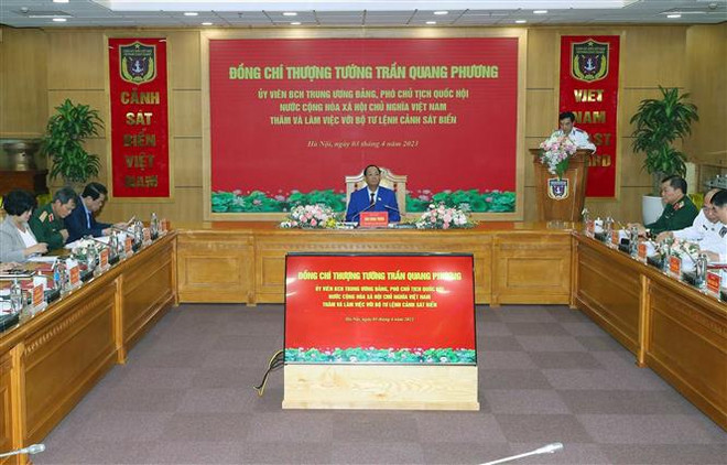 越南国会副主席陈光方上将走访海警司令部 ảnh 2