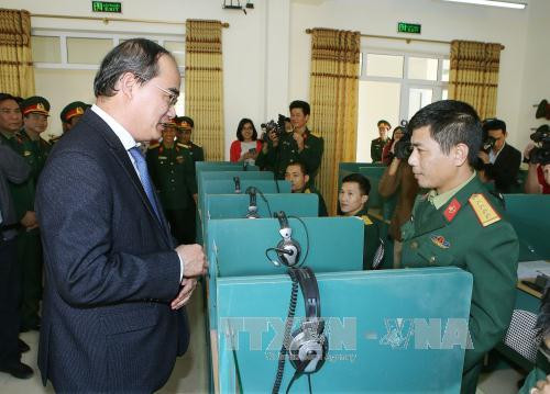 阮善仁同志访问河内市特工军官学校 ảnh 1