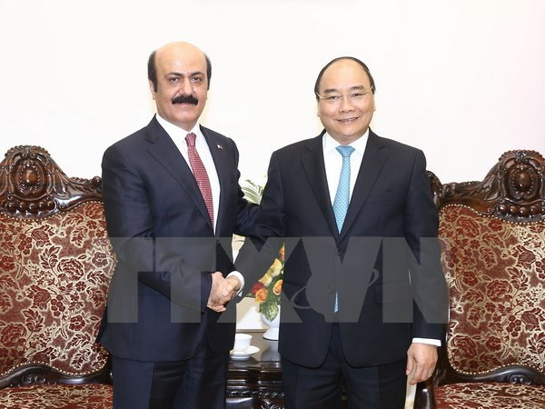 越南政府总理阮春福会见卡塔尔大使 ảnh 1 越南政府总理阮春福会见卡塔尔大使 ảnh 1