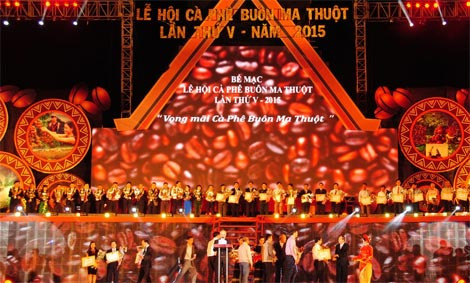 第6次邦美蜀咖啡节暨2017年锣钲文化节在多乐省举行 ảnh 1 第6次邦美蜀咖啡节暨2017年锣钲文化节在多乐省举行 ảnh 1