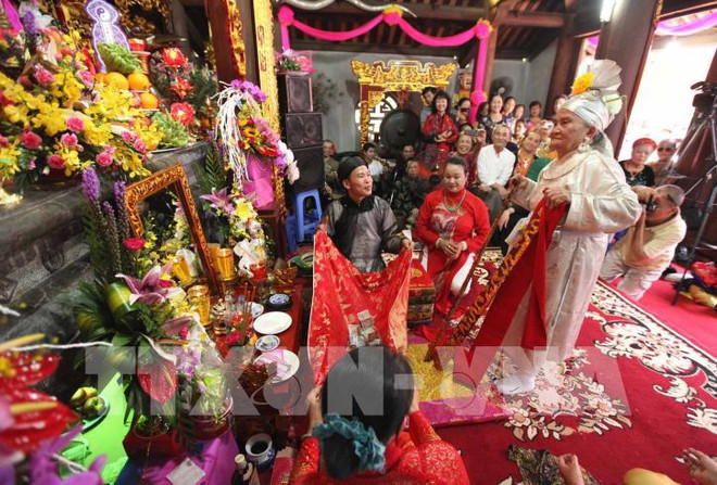 圣母童人的服饰 ảnh 1