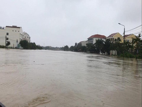 洪灾对越南会安世界文化遗产造成威胁 ảnh 1 洪灾对越南会安世界文化遗产造成威胁 ảnh 1