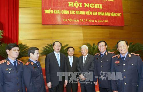 越南国家主席陈大光出席2017年人民检察部门工作任务部署会议 ảnh 1 越南国家主席陈大光出席2017年人民检察部门工作任务部署会议 ảnh 1