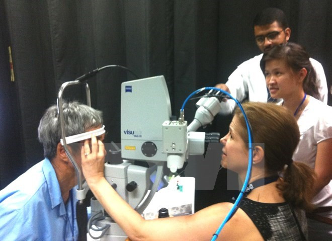 越南向30个模范境外非政府组织授予“致力于各民族和平与友谊”纪念章 ảnh 1 越南向30个模范境外非政府组织授予“致力于各民族和平与友谊”纪念章 ảnh 1