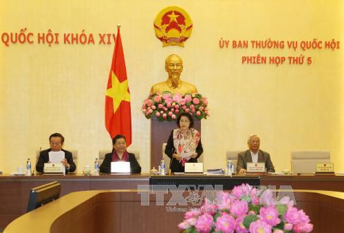 越南第十四届国会常务委员会第五次会议落下帷幕 ảnh 1 越南第十四届国会常务委员会第五次会议落下帷幕 ảnh 1