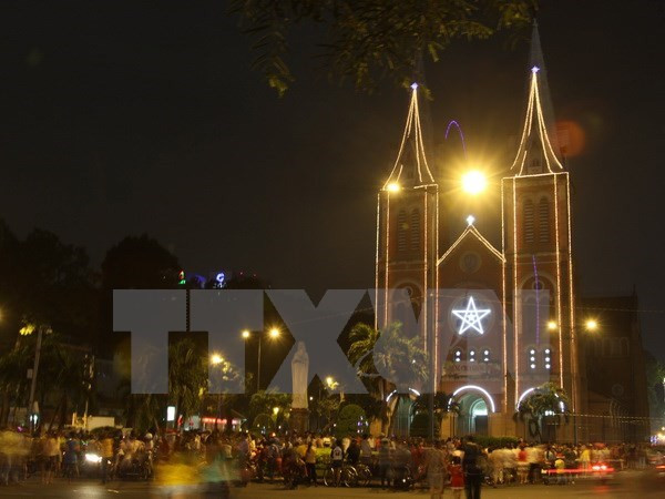 政府副总理张和平向胡志明市天主教教徒致以圣诞祝福 ảnh 1