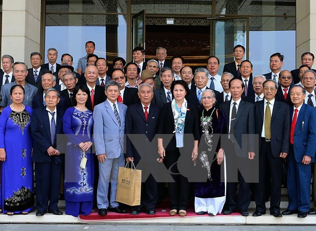 越南国会主席阮氏金银会见太平省退休中高级干部代表团 ảnh 1 越南国会主席阮氏金银会见太平省退休中高级干部代表团 ảnh 1