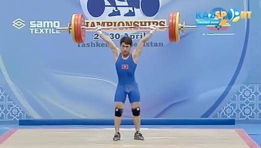 2016年亚洲举重锦标赛：越南举重运动员郑文荣摘1金1银 ảnh 1