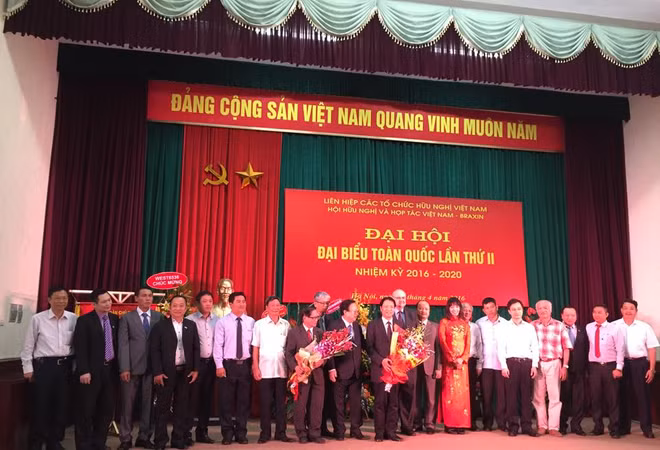 进一步促进越南与巴西团结友好与合作关系 ảnh 1 进一步促进越南与巴西团结友好与合作关系 ảnh 1