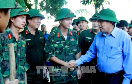 安沛省遭洪水袭击 致6死16失踪 张和平莅临灾区视察 ảnh 2