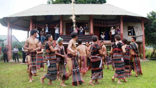 承天顺化省试点开发戈都族、巴哥人、达渥族的书写语言 ảnh 1