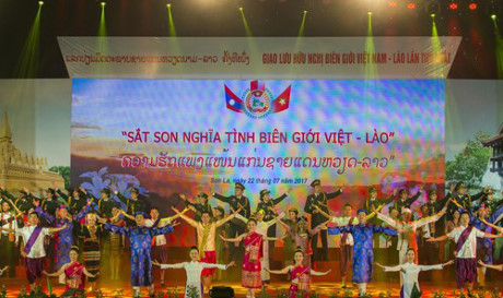 对边界地区群众加大越老边界相关法律规定的宣传力度 ảnh 1 对边界地区群众加大越老边界相关法律规定的宣传力度 ảnh 1