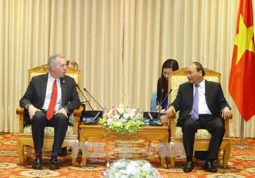 政府总理阮春福会见辞行拜会的美国驻越大使特德·奥修斯 ảnh 1