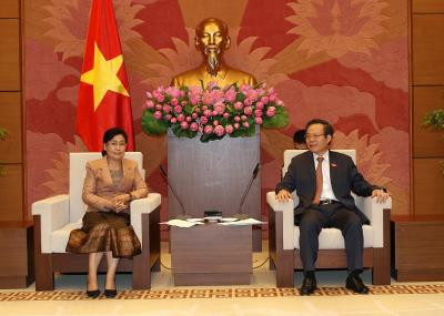 越南国会副主席冯国显会见老挝国家审计署审计长斯芬丹 ảnh 1 越南国会副主席冯国显会见老挝国家审计署审计长斯芬丹 ảnh 1