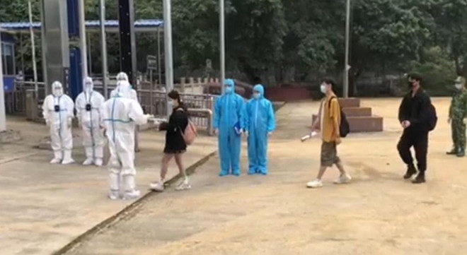 高平省向中国移交非法入境越南的公民 ảnh 1