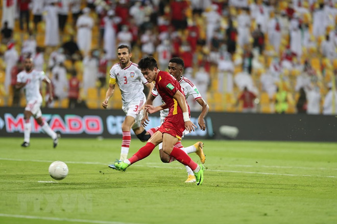 2022年卡塔尔世界杯亚洲区预选赛：越南队2比3输给阿联酋队 依然挺进世预赛亚洲区12强赛 ảnh 1