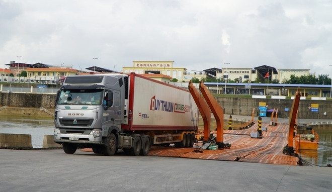 广宁省芒街口岸进出口贸易大幅增长 ảnh 1