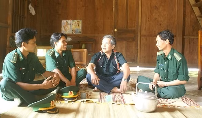 对越共中央总书记署名文章的心得体会：创新和提升民运工作质量 ảnh 1